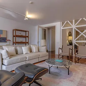 Apartamento Lovelystay - Chiado 3bedroom Wonder, Lisboa